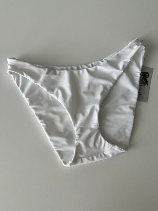 M White Winnie Bottom