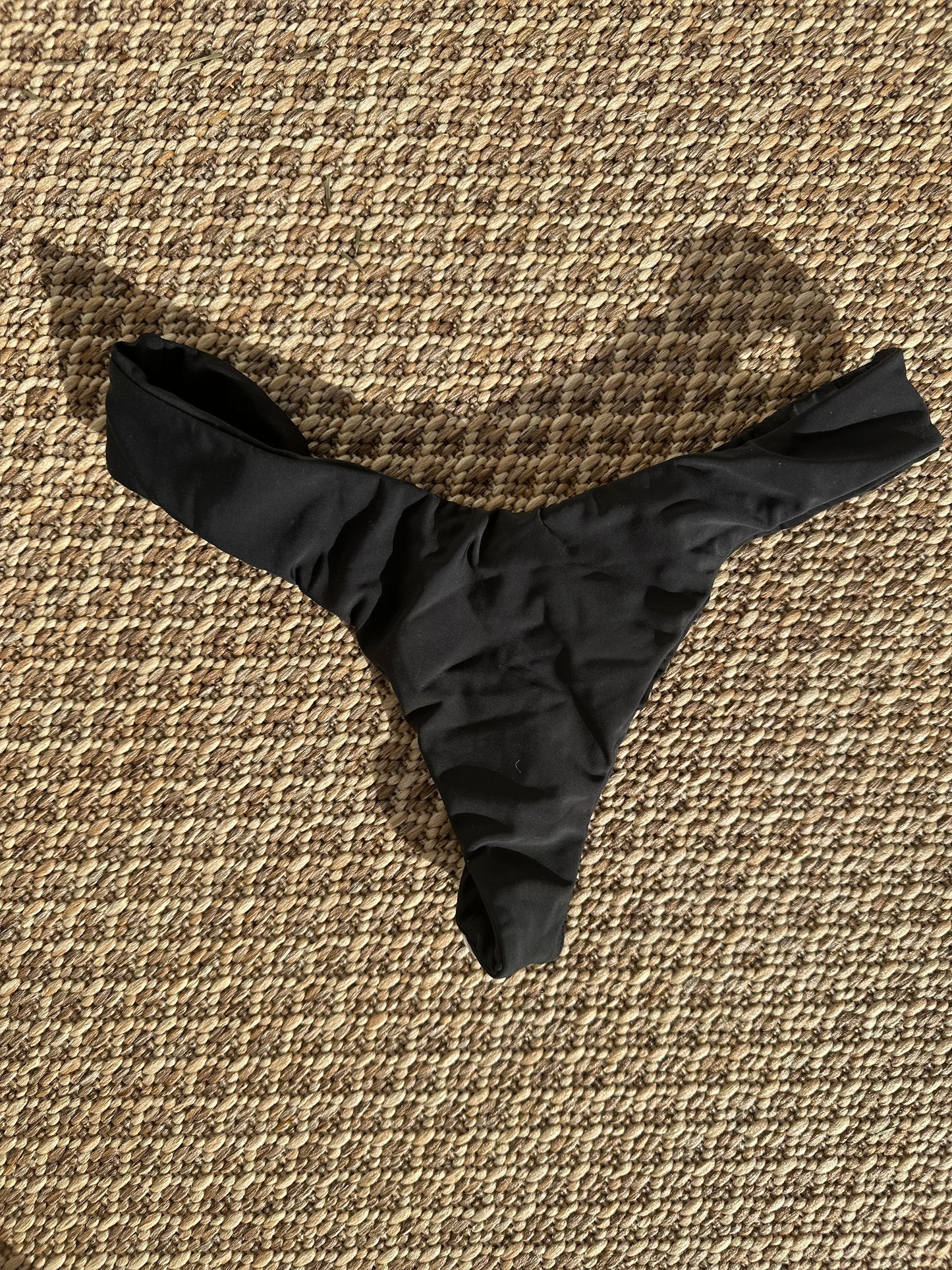 Medium Black Winnie Bottom Thong