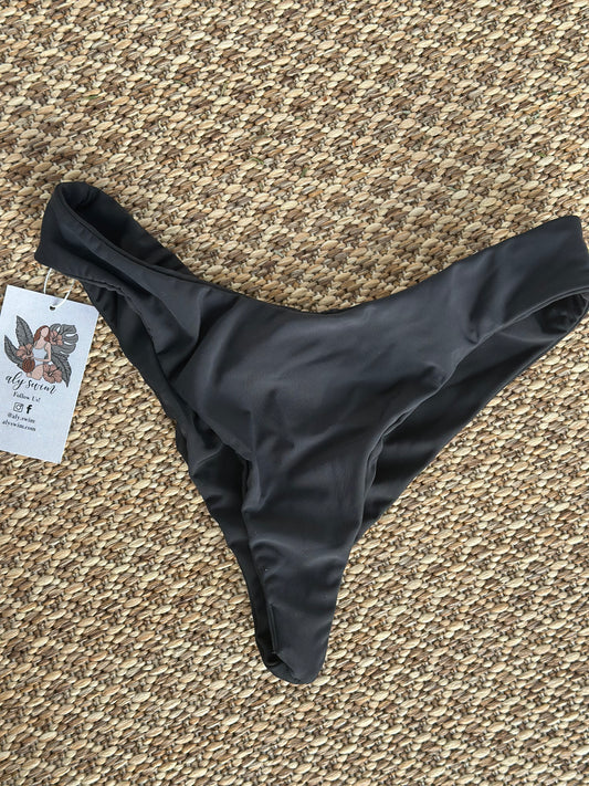 Medium Black Winnie Bottom Cheeky